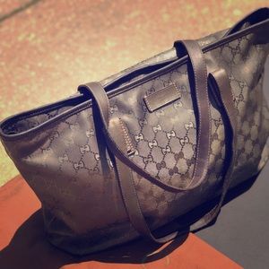 Pre loved Authentic GUCCI medium tote